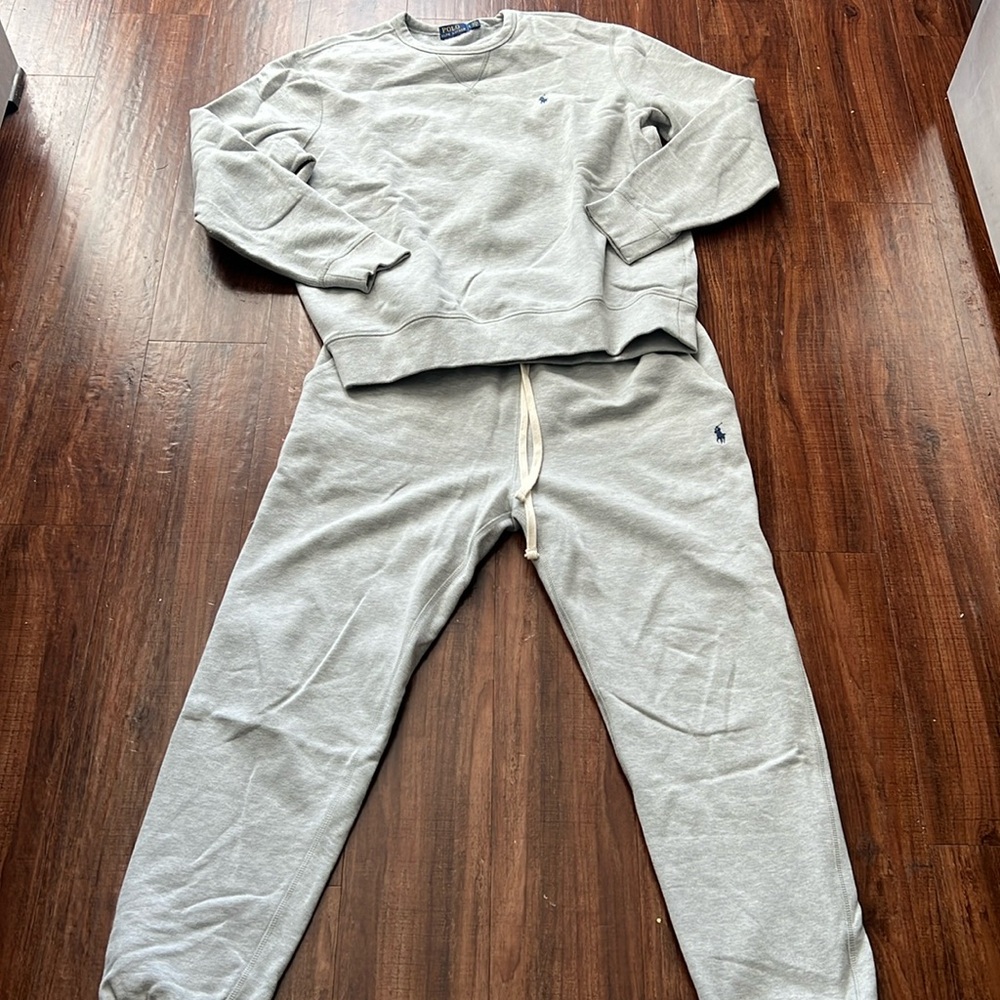 Ralph Lauren Polo Sweatsuit. Top and Bottom. Size Men Large. New condition.